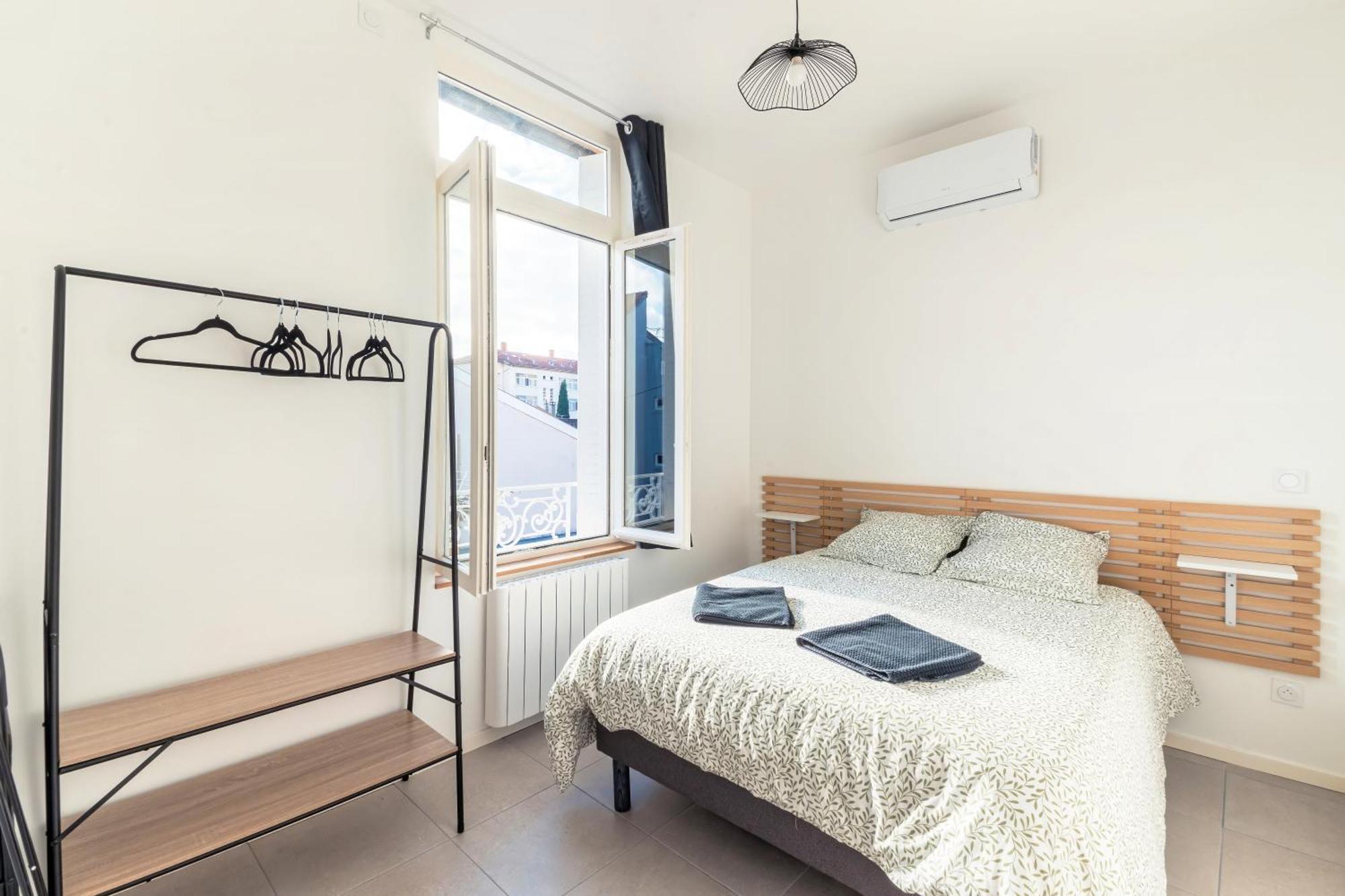 Chaleureux T2 Au Calme Et Climatise Proximite Centre Lyon Apartment
