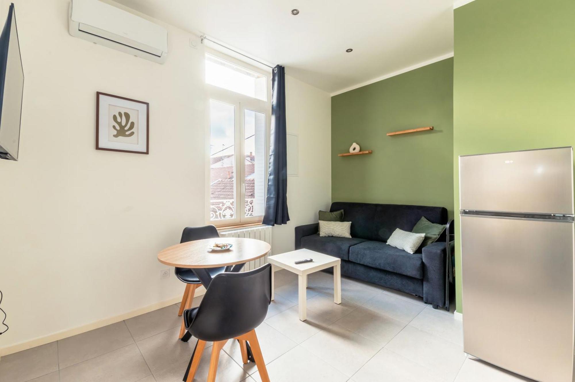 Chaleureux T2 Au Calme Et Climatise Proximite Centre Lyon Apartment